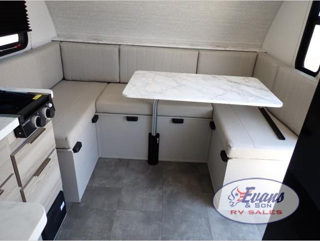 Forest River RV Salem FSX 161QK travel trailer dinette